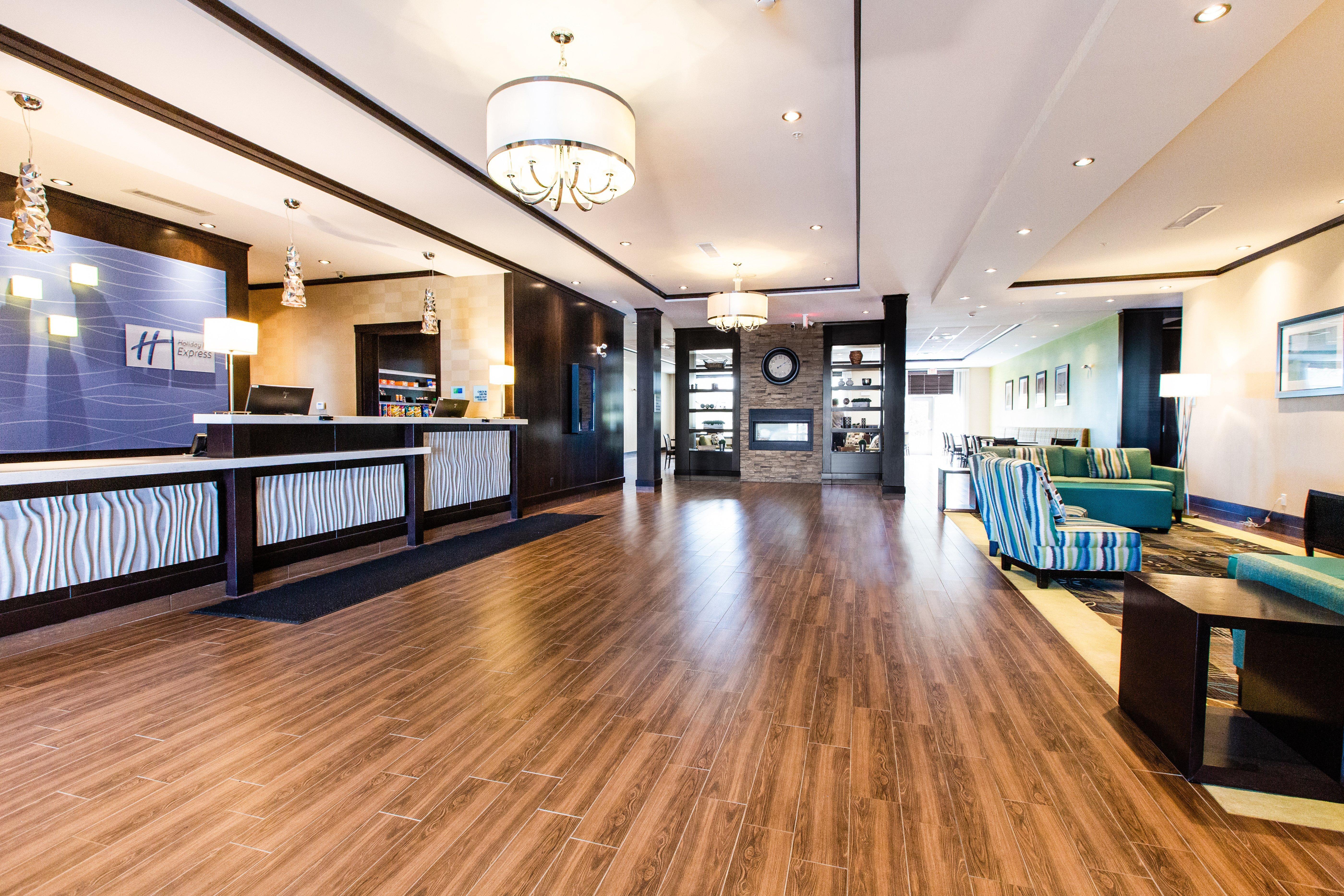 Holiday Inn Express & Suites Spruce Grove - Stony Plain By Ihg Ngoại thất bức ảnh