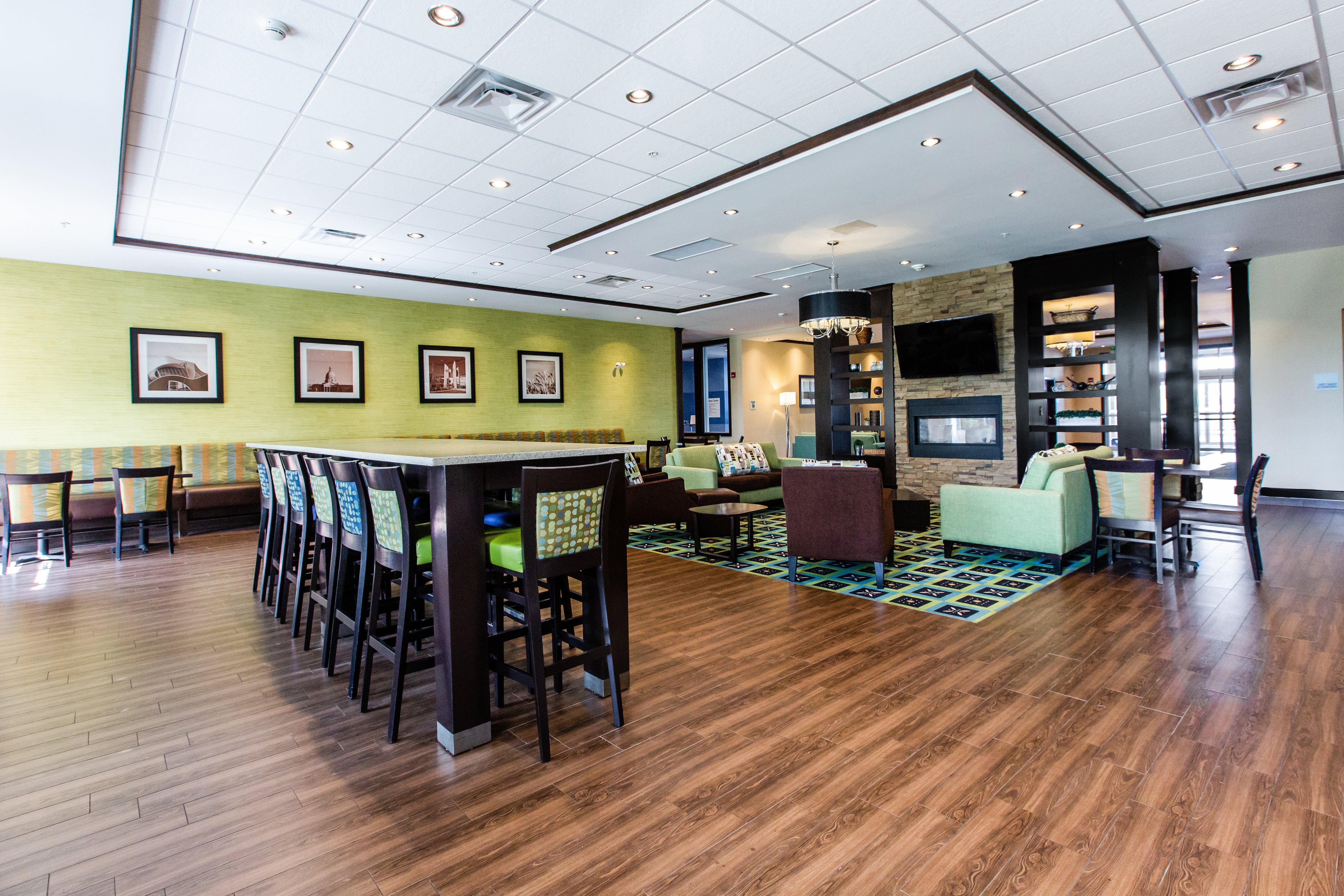 Holiday Inn Express & Suites Spruce Grove - Stony Plain By Ihg Ngoại thất bức ảnh